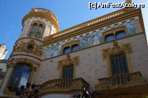 [P21] Clădire pe o stradă la întoarcerea de la CosmoCaixa » foto by cdiana
 - 
<span class="allrVoted glyphicon glyphicon-heart hidden" id="av531379"></span>
<a class="m-l-10 hidden" id="sv531379" onclick="voting_Foto_DelVot(,531379,1999)" role="button">șterge vot <span class="glyphicon glyphicon-remove"></span></a>
<a id="v9531379" class=" c-red"  onclick="voting_Foto_SetVot(531379)" role="button"><span class="glyphicon glyphicon-heart-empty"></span> <b>LIKE</b> = Votează poza</a> <img class="hidden"  id="f531379W9" src="/imagini/loader.gif" border="0" /><span class="AjErrMes hidden" id="e531379ErM"></span>