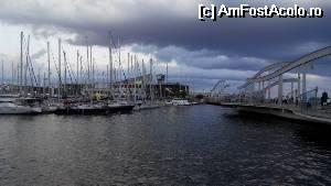 [P07] Port Vell – yachturi şi podul » foto by cdiana
 - 
<span class="allrVoted glyphicon glyphicon-heart hidden" id="av531364"></span>
<a class="m-l-10 hidden" id="sv531364" onclick="voting_Foto_DelVot(,531364,1999)" role="button">șterge vot <span class="glyphicon glyphicon-remove"></span></a>
<a id="v9531364" class=" c-red"  onclick="voting_Foto_SetVot(531364)" role="button"><span class="glyphicon glyphicon-heart-empty"></span> <b>LIKE</b> = Votează poza</a> <img class="hidden"  id="f531364W9" src="/imagini/loader.gif" border="0" /><span class="AjErrMes hidden" id="e531364ErM"></span>