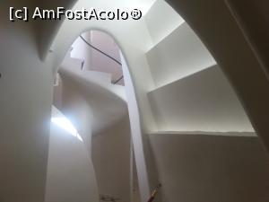 [P01] Scările în spirală care duc de la mansardă la terasă, cu mâna curentă executată din fier, cu linii simple » foto by Mika
 - 
<span class="allrVoted glyphicon glyphicon-heart hidden" id="av730960"></span>
<a class="m-l-10 hidden" id="sv730960" onclick="voting_Foto_DelVot(,730960,1999)" role="button">șterge vot <span class="glyphicon glyphicon-remove"></span></a>
<a id="v9730960" class=" c-red"  onclick="voting_Foto_SetVot(730960)" role="button"><span class="glyphicon glyphicon-heart-empty"></span> <b>LIKE</b> = Votează poza</a> <img class="hidden"  id="f730960W9" src="/imagini/loader.gif" border="0" /><span class="AjErrMes hidden" id="e730960ErM"></span>