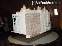 [P08] O macheta a Casei Mila, expusa in muzeul din interiorul ei, alaturi de piese de mobilier create de Gaudi » foto by corinka
 - 
<span class="allrVoted glyphicon glyphicon-heart hidden" id="av461304"></span>
<a class="m-l-10 hidden" id="sv461304" onclick="voting_Foto_DelVot(,461304,1999)" role="button">șterge vot <span class="glyphicon glyphicon-remove"></span></a>
<a id="v9461304" class=" c-red"  onclick="voting_Foto_SetVot(461304)" role="button"><span class="glyphicon glyphicon-heart-empty"></span> <b>LIKE</b> = Votează poza</a> <img class="hidden"  id="f461304W9" src="/imagini/loader.gif" border="0" /><span class="AjErrMes hidden" id="e461304ErM"></span>