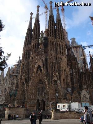 [P12] Barcelona, Basilica de la Sagrada Familia: fațada estică (A Nașterii)  » foto by mariana.olaru
 - 
<span class="allrVoted glyphicon glyphicon-heart hidden" id="av368730"></span>
<a class="m-l-10 hidden" id="sv368730" onclick="voting_Foto_DelVot(,368730,1999)" role="button">șterge vot <span class="glyphicon glyphicon-remove"></span></a>
<a id="v9368730" class=" c-red"  onclick="voting_Foto_SetVot(368730)" role="button"><span class="glyphicon glyphicon-heart-empty"></span> <b>LIKE</b> = Votează poza</a> <img class="hidden"  id="f368730W9" src="/imagini/loader.gif" border="0" /><span class="AjErrMes hidden" id="e368730ErM"></span>