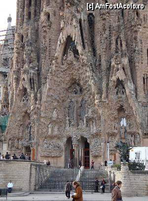 [P14] Barcelona, Basilica de la Sagrada Familia: prim plan cu fațada Nașterii » foto by mariana.olaru
 - 
<span class="allrVoted glyphicon glyphicon-heart hidden" id="av368733"></span>
<a class="m-l-10 hidden" id="sv368733" onclick="voting_Foto_DelVot(,368733,1999)" role="button">șterge vot <span class="glyphicon glyphicon-remove"></span></a>
<a id="v9368733" class=" c-red"  onclick="voting_Foto_SetVot(368733)" role="button"><span class="glyphicon glyphicon-heart-empty"></span> <b>LIKE</b> = Votează poza</a> <img class="hidden"  id="f368733W9" src="/imagini/loader.gif" border="0" /><span class="AjErrMes hidden" id="e368733ErM"></span>