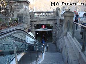[P11] Barcelona, Plaça de Catalunya: intrarea spre Punctul de informare turistică » foto by mariana.olaru
 - 
<span class="allrVoted glyphicon glyphicon-heart hidden" id="av380137"></span>
<a class="m-l-10 hidden" id="sv380137" onclick="voting_Foto_DelVot(,380137,1999)" role="button">șterge vot <span class="glyphicon glyphicon-remove"></span></a>
<a id="v9380137" class=" c-red"  onclick="voting_Foto_SetVot(380137)" role="button"><span class="glyphicon glyphicon-heart-empty"></span> <b>LIKE</b> = Votează poza</a> <img class="hidden"  id="f380137W9" src="/imagini/loader.gif" border="0" /><span class="AjErrMes hidden" id="e380137ErM"></span>