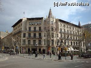 [P06] Barcelona, Plaça de Catalunya - sediul Societății de asigurări ”Catalana Occident” » foto by mariana.olaru
 - 
<span class="allrVoted glyphicon glyphicon-heart hidden" id="av380132"></span>
<a class="m-l-10 hidden" id="sv380132" onclick="voting_Foto_DelVot(,380132,1999)" role="button">șterge vot <span class="glyphicon glyphicon-remove"></span></a>
<a id="v9380132" class=" c-red"  onclick="voting_Foto_SetVot(380132)" role="button"><span class="glyphicon glyphicon-heart-empty"></span> <b>LIKE</b> = Votează poza</a> <img class="hidden"  id="f380132W9" src="/imagini/loader.gif" border="0" /><span class="AjErrMes hidden" id="e380132ErM"></span>