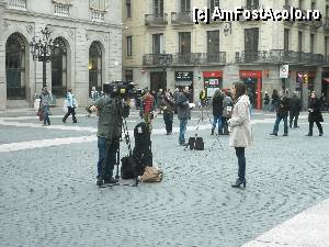 [P75] Barcelona: transmisiune în direct din Plaça de Sant Jaume » foto by mariana.olaru
 - 
<span class="allrVoted glyphicon glyphicon-heart hidden" id="av380227"></span>
<a class="m-l-10 hidden" id="sv380227" onclick="voting_Foto_DelVot(,380227,1999)" role="button">șterge vot <span class="glyphicon glyphicon-remove"></span></a>
<a id="v9380227" class=" c-red"  onclick="voting_Foto_SetVot(380227)" role="button"><span class="glyphicon glyphicon-heart-empty"></span> <b>LIKE</b> = Votează poza</a> <img class="hidden"  id="f380227W9" src="/imagini/loader.gif" border="0" /><span class="AjErrMes hidden" id="e380227ErM"></span>