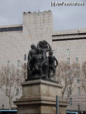 [P08] Barcelona, Plaça de Catalunya: grup statuar » foto by mariana.olaru
 - 
<span class="allrVoted glyphicon glyphicon-heart hidden" id="av380134"></span>
<a class="m-l-10 hidden" id="sv380134" onclick="voting_Foto_DelVot(,380134,1999)" role="button">șterge vot <span class="glyphicon glyphicon-remove"></span></a>
<a id="v9380134" class=" c-red"  onclick="voting_Foto_SetVot(380134)" role="button"><span class="glyphicon glyphicon-heart-empty"></span> <b>LIKE</b> = Votează poza</a> <img class="hidden"  id="f380134W9" src="/imagini/loader.gif" border="0" /><span class="AjErrMes hidden" id="e380134ErM"></span>