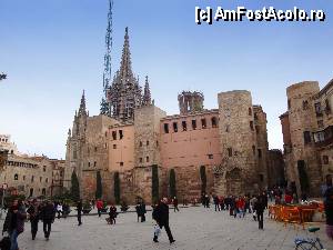 [P83] Barcelona, Plaça de la Seu: Casa de l'Ardiaca în plan central » foto by mariana.olaru
 - 
<span class="allrVoted glyphicon glyphicon-heart hidden" id="av380235"></span>
<a class="m-l-10 hidden" id="sv380235" onclick="voting_Foto_DelVot(,380235,1999)" role="button">șterge vot <span class="glyphicon glyphicon-remove"></span></a>
<a id="v9380235" class=" c-red"  onclick="voting_Foto_SetVot(380235)" role="button"><span class="glyphicon glyphicon-heart-empty"></span> <b>LIKE</b> = Votează poza</a> <img class="hidden"  id="f380235W9" src="/imagini/loader.gif" border="0" /><span class="AjErrMes hidden" id="e380235ErM"></span>