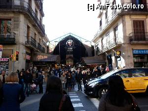 [P91] Barcelona: intrarea în Mercat ”La Boqueria” de pe La Rambla » foto by mariana.olaru
 - 
<span class="allrVoted glyphicon glyphicon-heart hidden" id="av380243"></span>
<a class="m-l-10 hidden" id="sv380243" onclick="voting_Foto_DelVot(,380243,1999)" role="button">șterge vot <span class="glyphicon glyphicon-remove"></span></a>
<a id="v9380243" class=" c-red"  onclick="voting_Foto_SetVot(380243)" role="button"><span class="glyphicon glyphicon-heart-empty"></span> <b>LIKE</b> = Votează poza</a> <img class="hidden"  id="f380243W9" src="/imagini/loader.gif" border="0" /><span class="AjErrMes hidden" id="e380243ErM"></span>