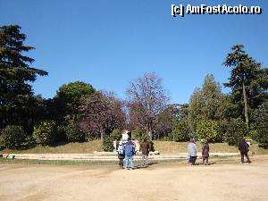 [P137] Barcelona, Jardins del Pedralbes Palau Royal: zona piscinei centrale în apropierea intrării » foto by mariana.olaru
 - 
<span class="allrVoted glyphicon glyphicon-heart hidden" id="av388427"></span>
<a class="m-l-10 hidden" id="sv388427" onclick="voting_Foto_DelVot(,388427,1999)" role="button">șterge vot <span class="glyphicon glyphicon-remove"></span></a>
<a id="v9388427" class=" c-red"  onclick="voting_Foto_SetVot(388427)" role="button"><span class="glyphicon glyphicon-heart-empty"></span> <b>LIKE</b> = Votează poza</a> <img class="hidden"  id="f388427W9" src="/imagini/loader.gif" border="0" /><span class="AjErrMes hidden" id="e388427ErM"></span>