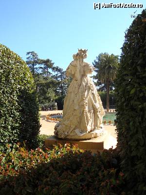[P155] Barcelona, Jardins del Pedralbes Palau Royal: statuia Isabelei a II-a văzută din spate. A se remarca acuratețea cu care marmura a fost sculptată pentru a reda dantelăria rochiei.  » foto by mariana.olaru
 - 
<span class="allrVoted glyphicon glyphicon-heart hidden" id="av388445"></span>
<a class="m-l-10 hidden" id="sv388445" onclick="voting_Foto_DelVot(,388445,1999)" role="button">șterge vot <span class="glyphicon glyphicon-remove"></span></a>
<a id="v9388445" class=" c-red"  onclick="voting_Foto_SetVot(388445)" role="button"><span class="glyphicon glyphicon-heart-empty"></span> <b>LIKE</b> = Votează poza</a> <img class="hidden"  id="f388445W9" src="/imagini/loader.gif" border="0" /><span class="AjErrMes hidden" id="e388445ErM"></span>