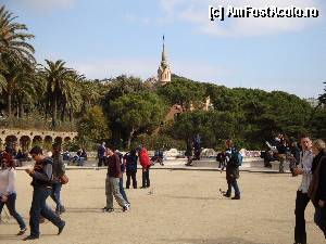 [P26] Barcelona, Parc Güell: ” Plaça de la Natura”, vedere spre Torre Rosa, casa muzeu a lui Gaudi » foto by mariana.olaru
 - 
<span class="allrVoted glyphicon glyphicon-heart hidden" id="av388239"></span>
<a class="m-l-10 hidden" id="sv388239" onclick="voting_Foto_DelVot(,388239,1999)" role="button">șterge vot <span class="glyphicon glyphicon-remove"></span></a>
<a id="v9388239" class=" c-red"  onclick="voting_Foto_SetVot(388239)" role="button"><span class="glyphicon glyphicon-heart-empty"></span> <b>LIKE</b> = Votează poza</a> <img class="hidden"  id="f388239W9" src="/imagini/loader.gif" border="0" /><span class="AjErrMes hidden" id="e388239ErM"></span>