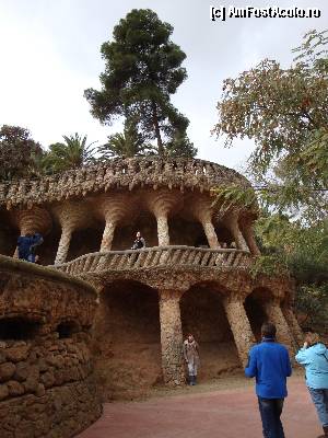 [P39] Barcelona, Parc Güell: Viaductul supraetajat, cu coloane spiralate » foto by mariana.olaru
 - 
<span class="allrVoted glyphicon glyphicon-heart hidden" id="av388273"></span>
<a class="m-l-10 hidden" id="sv388273" onclick="voting_Foto_DelVot(,388273,1999)" role="button">șterge vot <span class="glyphicon glyphicon-remove"></span></a>
<a id="v9388273" class=" c-red"  onclick="voting_Foto_SetVot(388273)" role="button"><span class="glyphicon glyphicon-heart-empty"></span> <b>LIKE</b> = Votează poza</a> <img class="hidden"  id="f388273W9" src="/imagini/loader.gif" border="0" /><span class="AjErrMes hidden" id="e388273ErM"></span>