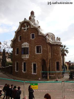 [P44] Barcelona, Parc Güell: pavilionul administrativ » foto by mariana.olaru
 - 
<span class="allrVoted glyphicon glyphicon-heart hidden" id="av388289"></span>
<a class="m-l-10 hidden" id="sv388289" onclick="voting_Foto_DelVot(,388289,1999)" role="button">șterge vot <span class="glyphicon glyphicon-remove"></span></a>
<a id="v9388289" class=" c-red"  onclick="voting_Foto_SetVot(388289)" role="button"><span class="glyphicon glyphicon-heart-empty"></span> <b>LIKE</b> = Votează poza</a> <img class="hidden"  id="f388289W9" src="/imagini/loader.gif" border="0" /><span class="AjErrMes hidden" id="e388289ErM"></span>