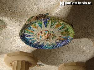 [P59] Barcelona, Parc Güell: medalion pe plafonul Sălii Hipòstile (Sala Colonadelor)  » foto by mariana.olaru
 - 
<span class="allrVoted glyphicon glyphicon-heart hidden" id="av388318"></span>
<a class="m-l-10 hidden" id="sv388318" onclick="voting_Foto_DelVot(,388318,1999)" role="button">șterge vot <span class="glyphicon glyphicon-remove"></span></a>
<a id="v9388318" class=" c-red"  onclick="voting_Foto_SetVot(388318)" role="button"><span class="glyphicon glyphicon-heart-empty"></span> <b>LIKE</b> = Votează poza</a> <img class="hidden"  id="f388318W9" src="/imagini/loader.gif" border="0" /><span class="AjErrMes hidden" id="e388318ErM"></span>