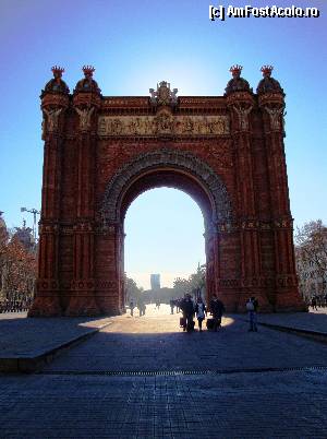 [P69] Barcelona, Parc Güell: Arcul de triumf în contre-jour » foto by mariana.olaru
 - 
<span class="allrVoted glyphicon glyphicon-heart hidden" id="av388335"></span>
<a class="m-l-10 hidden" id="sv388335" onclick="voting_Foto_DelVot(,388335,1999)" role="button">șterge vot <span class="glyphicon glyphicon-remove"></span></a>
<a id="v9388335" class=" c-red"  onclick="voting_Foto_SetVot(388335)" role="button"><span class="glyphicon glyphicon-heart-empty"></span> <b>LIKE</b> = Votează poza</a> <img class="hidden"  id="f388335W9" src="/imagini/loader.gif" border="0" /><span class="AjErrMes hidden" id="e388335ErM"></span>