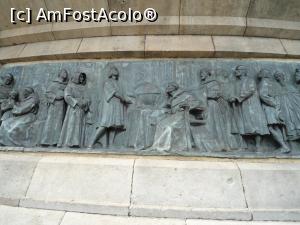 [P12] Barcelona. Baza Momumentului Columb. Își expune proiectul, unui pastor, convingându-l să-l susțină la rege.  » foto by mihaelavoicu
 - 
<span class="allrVoted glyphicon glyphicon-heart hidden" id="av1154268"></span>
<a class="m-l-10 hidden" id="sv1154268" onclick="voting_Foto_DelVot(,1154268,1999)" role="button">șterge vot <span class="glyphicon glyphicon-remove"></span></a>
<a id="v91154268" class=" c-red"  onclick="voting_Foto_SetVot(1154268)" role="button"><span class="glyphicon glyphicon-heart-empty"></span> <b>LIKE</b> = Votează poza</a> <img class="hidden"  id="f1154268W9" src="/imagini/loader.gif" border="0" /><span class="AjErrMes hidden" id="e1154268ErM"></span>