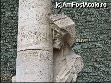 [P07] La intrarea in Sagrada Familia » foto by C05T1N
 - 
<span class="allrVoted glyphicon glyphicon-heart hidden" id="av75720"></span>
<a class="m-l-10 hidden" id="sv75720" onclick="voting_Foto_DelVot(,75720,1999)" role="button">șterge vot <span class="glyphicon glyphicon-remove"></span></a>
<a id="v975720" class=" c-red"  onclick="voting_Foto_SetVot(75720)" role="button"><span class="glyphicon glyphicon-heart-empty"></span> <b>LIKE</b> = Votează poza</a> <img class="hidden"  id="f75720W9" src="/imagini/loader.gif" border="0" /><span class="AjErrMes hidden" id="e75720ErM"></span>
