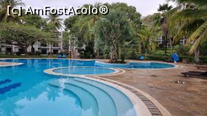 [P05] pe la hotel » foto by robert
 - 
<span class="allrVoted glyphicon glyphicon-heart hidden" id="av1247036"></span>
<a class="m-l-10 hidden" id="sv1247036" onclick="voting_Foto_DelVot(,1247036,2009)" role="button">șterge vot <span class="glyphicon glyphicon-remove"></span></a>
<a id="v91247036" class=" c-red"  onclick="voting_Foto_SetVot(1247036)" role="button"><span class="glyphicon glyphicon-heart-empty"></span> <b>LIKE</b> = Votează poza</a> <img class="hidden"  id="f1247036W9" src="/imagini/loader.gif" border="0" /><span class="AjErrMes hidden" id="e1247036ErM"></span>