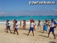 [P09] aerobic pe plaja » foto by rodica p
 - 
<span class="allrVoted glyphicon glyphicon-heart hidden" id="av54356"></span>
<a class="m-l-10 hidden" id="sv54356" onclick="voting_Foto_DelVot(,54356,2013)" role="button">șterge vot <span class="glyphicon glyphicon-remove"></span></a>
<a id="v954356" class=" c-red"  onclick="voting_Foto_SetVot(54356)" role="button"><span class="glyphicon glyphicon-heart-empty"></span> <b>LIKE</b> = Votează poza</a> <img class="hidden"  id="f54356W9" src="/imagini/loader.gif" border="0" /><span class="AjErrMes hidden" id="e54356ErM"></span>