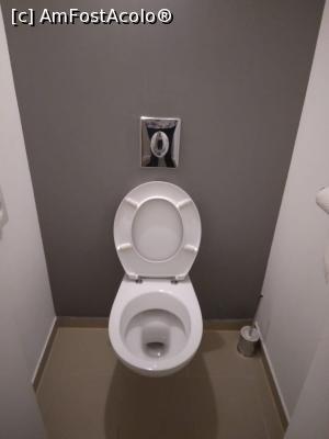 [P16] camaruta cu wc, ectrem de mica si fara chiuveta » foto by papalito
 - 
<span class="allrVoted glyphicon glyphicon-heart hidden" id="av1327376"></span>
<a class="m-l-10 hidden" id="sv1327376" onclick="voting_Foto_DelVot(,1327376,2106)" role="button">șterge vot <span class="glyphicon glyphicon-remove"></span></a>
<a id="v91327376" class=" c-red"  onclick="voting_Foto_SetVot(1327376)" role="button"><span class="glyphicon glyphicon-heart-empty"></span> <b>LIKE</b> = Votează poza</a> <img class="hidden"  id="f1327376W9" src="/imagini/loader.gif" border="0" /><span class="AjErrMes hidden" id="e1327376ErM"></span>
