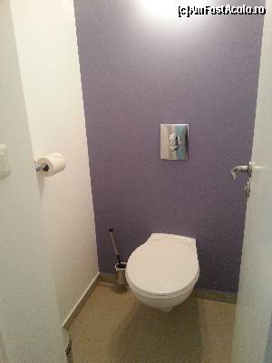 [P06] Toaleta cu wc-ul separat de restul baii » foto by Andryea
 - 
<span class="allrVoted glyphicon glyphicon-heart hidden" id="av645758"></span>
<a class="m-l-10 hidden" id="sv645758" onclick="voting_Foto_DelVot(,645758,2106)" role="button">șterge vot <span class="glyphicon glyphicon-remove"></span></a>
<a id="v9645758" class=" c-red"  onclick="voting_Foto_SetVot(645758)" role="button"><span class="glyphicon glyphicon-heart-empty"></span> <b>LIKE</b> = Votează poza</a> <img class="hidden"  id="f645758W9" src="/imagini/loader.gif" border="0" /><span class="AjErrMes hidden" id="e645758ErM"></span>
