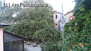 [P31] Biserica, The Great three si taverna - Tsagkarada » foto by mecut
 - 
<span class="allrVoted glyphicon glyphicon-heart hidden" id="av1105210"></span>
<a class="m-l-10 hidden" id="sv1105210" onclick="voting_Foto_DelVot(,1105210,2124)" role="button">șterge vot <span class="glyphicon glyphicon-remove"></span></a>
<a id="v91105210" class=" c-red"  onclick="voting_Foto_SetVot(1105210)" role="button"><span class="glyphicon glyphicon-heart-empty"></span> <b>LIKE</b> = Votează poza</a> <img class="hidden"  id="f1105210W9" src="/imagini/loader.gif" border="0" /><span class="AjErrMes hidden" id="e1105210ErM"></span>