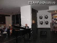 [P07] Seara in barul restaurantului concert de 5 stele cu muzica buna din repertoriul international. » foto by dank
 - 
<span class="allrVoted glyphicon glyphicon-heart hidden" id="av15094"></span>
<a class="m-l-10 hidden" id="sv15094" onclick="voting_Foto_DelVot(,15094,2171)" role="button">șterge vot <span class="glyphicon glyphicon-remove"></span></a>
<a id="v915094" class=" c-red"  onclick="voting_Foto_SetVot(15094)" role="button"><span class="glyphicon glyphicon-heart-empty"></span> <b>LIKE</b> = Votează poza</a> <img class="hidden"  id="f15094W9" src="/imagini/loader.gif" border="0" /><span class="AjErrMes hidden" id="e15094ErM"></span>