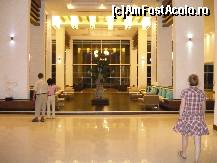 [P02] Lobby hotel » foto by leonmaximilian
 - 
<span class="allrVoted glyphicon glyphicon-heart hidden" id="av271444"></span>
<a class="m-l-10 hidden" id="sv271444" onclick="voting_Foto_DelVot(,271444,2171)" role="button">șterge vot <span class="glyphicon glyphicon-remove"></span></a>
<a id="v9271444" class=" c-red"  onclick="voting_Foto_SetVot(271444)" role="button"><span class="glyphicon glyphicon-heart-empty"></span> <b>LIKE</b> = Votează poza</a> <img class="hidden"  id="f271444W9" src="/imagini/loader.gif" border="0" /><span class="AjErrMes hidden" id="e271444ErM"></span>