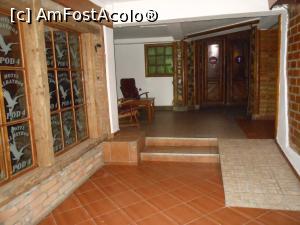 [P23] Hotel Albatros - Pe hol.  » foto by iulianic
 - 
<span class="allrVoted glyphicon glyphicon-heart hidden" id="av996680"></span>
<a class="m-l-10 hidden" id="sv996680" onclick="voting_Foto_DelVot(,996680,2177)" role="button">șterge vot <span class="glyphicon glyphicon-remove"></span></a>
<a id="v9996680" class=" c-red"  onclick="voting_Foto_SetVot(996680)" role="button"><span class="glyphicon glyphicon-heart-empty"></span> <b>LIKE</b> = Votează poza</a> <img class="hidden"  id="f996680W9" src="/imagini/loader.gif" border="0" /><span class="AjErrMes hidden" id="e996680ErM"></span>