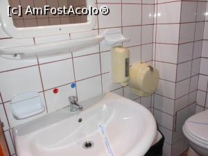 [P30] Hotel Albatros - Camera 102. Baia.  » foto by iulianic
 - 
<span class="allrVoted glyphicon glyphicon-heart hidden" id="av996687"></span>
<a class="m-l-10 hidden" id="sv996687" onclick="voting_Foto_DelVot(,996687,2177)" role="button">șterge vot <span class="glyphicon glyphicon-remove"></span></a>
<a id="v9996687" class=" c-red"  onclick="voting_Foto_SetVot(996687)" role="button"><span class="glyphicon glyphicon-heart-empty"></span> <b>LIKE</b> = Votează poza</a> <img class="hidden"  id="f996687W9" src="/imagini/loader.gif" border="0" /><span class="AjErrMes hidden" id="e996687ErM"></span>