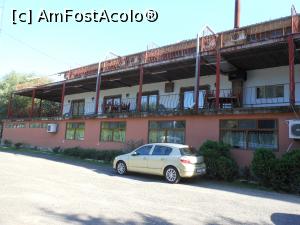 [P34] Hotel Albatros - În lateral.  » foto by iulianic
 - 
<span class="allrVoted glyphicon glyphicon-heart hidden" id="av996691"></span>
<a class="m-l-10 hidden" id="sv996691" onclick="voting_Foto_DelVot(,996691,2177)" role="button">șterge vot <span class="glyphicon glyphicon-remove"></span></a>
<a id="v9996691" class=" c-red"  onclick="voting_Foto_SetVot(996691)" role="button"><span class="glyphicon glyphicon-heart-empty"></span> <b>LIKE</b> = Votează poza</a> <img class="hidden"  id="f996691W9" src="/imagini/loader.gif" border="0" /><span class="AjErrMes hidden" id="e996691ErM"></span>
