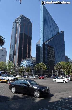 [P05] Clădiri pe Paseo de la Reforma » foto by Vasile S
 - 
<span class="allrVoted glyphicon glyphicon-heart hidden" id="av497615"></span>
<a class="m-l-10 hidden" id="sv497615" onclick="voting_Foto_DelVot(,497615,2210)" role="button">șterge vot <span class="glyphicon glyphicon-remove"></span></a>
<a id="v9497615" class=" c-red"  onclick="voting_Foto_SetVot(497615)" role="button"><span class="glyphicon glyphicon-heart-empty"></span> <b>LIKE</b> = Votează poza</a> <img class="hidden"  id="f497615W9" src="/imagini/loader.gif" border="0" /><span class="AjErrMes hidden" id="e497615ErM"></span>