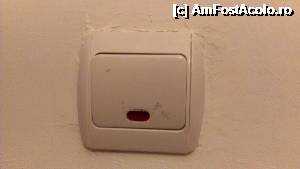 [P03] Intrerupator murdar. Priviti finisajele din jurul lui, dacă se pot numi aşa...  » foto by tuty*
 - 
<span class="allrVoted glyphicon glyphicon-heart hidden" id="av357871"></span>
<a class="m-l-10 hidden" id="sv357871" onclick="voting_Foto_DelVot(,357871,2246)" role="button">șterge vot <span class="glyphicon glyphicon-remove"></span></a>
<a id="v9357871" class=" c-red"  onclick="voting_Foto_SetVot(357871)" role="button"><span class="glyphicon glyphicon-heart-empty"></span> <b>LIKE</b> = Votează poza</a> <img class="hidden"  id="f357871W9" src="/imagini/loader.gif" border="0" /><span class="AjErrMes hidden" id="e357871ErM"></span>