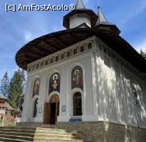 [P01] Manastirea Durău, biserica » foto by Michi
 - 
<span class="allrVoted glyphicon glyphicon-heart hidden" id="av1402154"></span>
<a class="m-l-10 hidden" id="sv1402154" onclick="voting_Foto_DelVot(,1402154,2268)" role="button">șterge vot <span class="glyphicon glyphicon-remove"></span></a>
<a id="v91402154" class=" c-red"  onclick="voting_Foto_SetVot(1402154)" role="button"><span class="glyphicon glyphicon-heart-empty"></span> <b>LIKE</b> = Votează poza</a> <img class="hidden"  id="f1402154W9" src="/imagini/loader.gif" border="0" /><span class="AjErrMes hidden" id="e1402154ErM"></span>