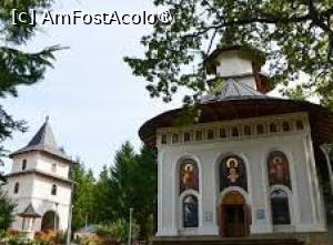 [P02] Manastirea Durău, biserica şi turla de zid » foto by Michi
 - 
<span class="allrVoted glyphicon glyphicon-heart hidden" id="av1402155"></span>
<a class="m-l-10 hidden" id="sv1402155" onclick="voting_Foto_DelVot(,1402155,2268)" role="button">șterge vot <span class="glyphicon glyphicon-remove"></span></a>
<a id="v91402155" class=" c-red"  onclick="voting_Foto_SetVot(1402155)" role="button"><span class="glyphicon glyphicon-heart-empty"></span> <b>LIKE</b> = Votează poza</a> <img class="hidden"  id="f1402155W9" src="/imagini/loader.gif" border="0" /><span class="AjErrMes hidden" id="e1402155ErM"></span>