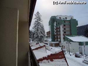[P06] Fotografie din balconul camerei. Cladirea verde din fata este hotelul Ozone.  » foto by vega06
 - 
<span class="allrVoted glyphicon glyphicon-heart hidden" id="av571085"></span>
<a class="m-l-10 hidden" id="sv571085" onclick="voting_Foto_DelVot(,571085,2272)" role="button">șterge vot <span class="glyphicon glyphicon-remove"></span></a>
<a id="v9571085" class=" c-red"  onclick="voting_Foto_SetVot(571085)" role="button"><span class="glyphicon glyphicon-heart-empty"></span> <b>LIKE</b> = Votează poza</a> <img class="hidden"  id="f571085W9" src="/imagini/loader.gif" border="0" /><span class="AjErrMes hidden" id="e571085ErM"></span>