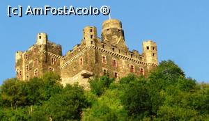 [P02] Burg Maus sau Castelul Soarecelui este la cativa kilometri in aval fata de Burg Katz » foto by Radu Tudoran
 - 
<span class="allrVoted glyphicon glyphicon-heart hidden" id="av829027"></span>
<a class="m-l-10 hidden" id="sv829027" onclick="voting_Foto_DelVot(,829027,2278)" role="button">șterge vot <span class="glyphicon glyphicon-remove"></span></a>
<a id="v9829027" class=" c-red"  onclick="voting_Foto_SetVot(829027)" role="button"><span class="glyphicon glyphicon-heart-empty"></span> <b>LIKE</b> = Votează poza</a> <img class="hidden"  id="f829027W9" src="/imagini/loader.gif" border="0" /><span class="AjErrMes hidden" id="e829027ErM"></span>