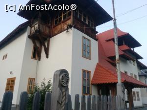 [P05] Vila Bârsana - fațada » foto by calator2000
 - 
<span class="allrVoted glyphicon glyphicon-heart hidden" id="av1313522"></span>
<a class="m-l-10 hidden" id="sv1313522" onclick="voting_Foto_DelVot(,1313522,2299)" role="button">șterge vot <span class="glyphicon glyphicon-remove"></span></a>
<a id="v91313522" class=" c-red"  onclick="voting_Foto_SetVot(1313522)" role="button"><span class="glyphicon glyphicon-heart-empty"></span> <b>LIKE</b> = Votează poza</a> <img class="hidden"  id="f1313522W9" src="/imagini/loader.gif" border="0" /><span class="AjErrMes hidden" id="e1313522ErM"></span>