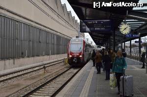 [P01] În gara din Luxemburg; Ura! vine trenu'! (observați ora și tabela). Pe panoul trenului scrie „Vă rugăm nu urcați” » foto by Dragoș_MD
 - 
<span class="allrVoted glyphicon glyphicon-heart hidden" id="av689575"></span>
<a class="m-l-10 hidden" id="sv689575" onclick="voting_Foto_DelVot(,689575,2302)" role="button">șterge vot <span class="glyphicon glyphicon-remove"></span></a>
<a id="v9689575" class=" c-red"  onclick="voting_Foto_SetVot(689575)" role="button"><span class="glyphicon glyphicon-heart-empty"></span> <b>LIKE</b> = Votează poza</a> <img class="hidden"  id="f689575W9" src="/imagini/loader.gif" border="0" /><span class="AjErrMes hidden" id="e689575ErM"></span>