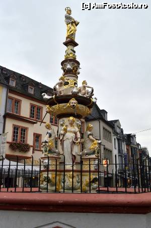 [P17] Trier - Hauptmarkt, fântâna Sf. Petru » foto by Dragoș_MD
 - 
<span class="allrVoted glyphicon glyphicon-heart hidden" id="av689641"></span>
<a class="m-l-10 hidden" id="sv689641" onclick="voting_Foto_DelVot(,689641,2302)" role="button">șterge vot <span class="glyphicon glyphicon-remove"></span></a>
<a id="v9689641" class=" c-red"  onclick="voting_Foto_SetVot(689641)" role="button"><span class="glyphicon glyphicon-heart-empty"></span> <b>LIKE</b> = Votează poza</a> <img class="hidden"  id="f689641W9" src="/imagini/loader.gif" border="0" /><span class="AjErrMes hidden" id="e689641ErM"></span>