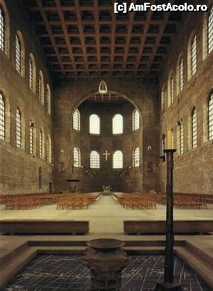 [P39] Trier - Aula Palatina (Konstantin-Basilika), interior (de pe net)  » foto by Dragoș_MD <span class="label label-default labelC_thin small">NEVOTABILĂ</span>