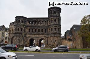 [P08] Trier - Porta Nigra, vedere dinspre Nord » foto by Dragoș_MD
 - 
<span class="allrVoted glyphicon glyphicon-heart hidden" id="av689630"></span>
<a class="m-l-10 hidden" id="sv689630" onclick="voting_Foto_DelVot(,689630,2302)" role="button">șterge vot <span class="glyphicon glyphicon-remove"></span></a>
<a id="v9689630" class=" c-red"  onclick="voting_Foto_SetVot(689630)" role="button"><span class="glyphicon glyphicon-heart-empty"></span> <b>LIKE</b> = Votează poza</a> <img class="hidden"  id="f689630W9" src="/imagini/loader.gif" border="0" /><span class="AjErrMes hidden" id="e689630ErM"></span>