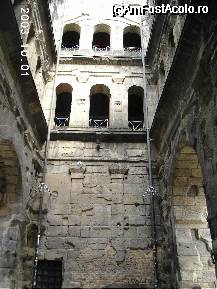 [P14] Porta Nigra, imagine din interior » foto by Costi
 - 
<span class="allrVoted glyphicon glyphicon-heart hidden" id="av26124"></span>
<a class="m-l-10 hidden" id="sv26124" onclick="voting_Foto_DelVot(,26124,2302)" role="button">șterge vot <span class="glyphicon glyphicon-remove"></span></a>
<a id="v926124" class=" c-red"  onclick="voting_Foto_SetVot(26124)" role="button"><span class="glyphicon glyphicon-heart-empty"></span> <b>LIKE</b> = Votează poza</a> <img class="hidden"  id="f26124W9" src="/imagini/loader.gif" border="0" /><span class="AjErrMes hidden" id="e26124ErM"></span>
