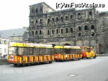 [P18] De aici, poţi lua trenuleţul Romer Express, pentru un circuit al oraşului » foto by Costi
 - 
<span class="allrVoted glyphicon glyphicon-heart hidden" id="av26128"></span>
<a class="m-l-10 hidden" id="sv26128" onclick="voting_Foto_DelVot(,26128,2302)" role="button">șterge vot <span class="glyphicon glyphicon-remove"></span></a>
<a id="v926128" class=" c-red"  onclick="voting_Foto_SetVot(26128)" role="button"><span class="glyphicon glyphicon-heart-empty"></span> <b>LIKE</b> = Votează poza</a> <img class="hidden"  id="f26128W9" src="/imagini/loader.gif" border="0" /><span class="AjErrMes hidden" id="e26128ErM"></span>