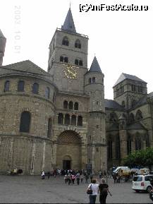 [P22] Catedrala din Trier şi o parte din Liebfrauenkirche » foto by Costi
 - 
<span class="allrVoted glyphicon glyphicon-heart hidden" id="av26132"></span>
<a class="m-l-10 hidden" id="sv26132" onclick="voting_Foto_DelVot(,26132,2302)" role="button">șterge vot <span class="glyphicon glyphicon-remove"></span></a>
<a id="v926132" class=" c-red"  onclick="voting_Foto_SetVot(26132)" role="button"><span class="glyphicon glyphicon-heart-empty"></span> <b>LIKE</b> = Votează poza</a> <img class="hidden"  id="f26132W9" src="/imagini/loader.gif" border="0" /><span class="AjErrMes hidden" id="e26132ErM"></span>