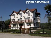 [P01] Pensiunea casa nobila din satul Pestera chiar merita sa fie vizitata! Aici gasesti conditii de 4****, nu doar de 3 cum este clasata, intr-un cadru montan superb! » foto by Wallace*
 - 
<span class="allrVoted glyphicon glyphicon-heart hidden" id="av19443"></span>
<a class="m-l-10 hidden" id="sv19443" onclick="voting_Foto_DelVot(,19443,2305)" role="button">șterge vot <span class="glyphicon glyphicon-remove"></span></a>
<a id="v919443" class=" c-red"  onclick="voting_Foto_SetVot(19443)" role="button"><span class="glyphicon glyphicon-heart-empty"></span> <b>LIKE</b> = Votează poza</a> <img class="hidden"  id="f19443W9" src="/imagini/loader.gif" border="0" /><span class="AjErrMes hidden" id="e19443ErM"></span>