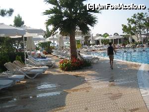 [P13] Piscina dimineata » foto by homejade*
 - 
<span class="allrVoted glyphicon glyphicon-heart hidden" id="av395895"></span>
<a class="m-l-10 hidden" id="sv395895" onclick="voting_Foto_DelVot(,395895,2310)" role="button">șterge vot <span class="glyphicon glyphicon-remove"></span></a>
<a id="v9395895" class=" c-red"  onclick="voting_Foto_SetVot(395895)" role="button"><span class="glyphicon glyphicon-heart-empty"></span> <b>LIKE</b> = Votează poza</a> <img class="hidden"  id="f395895W9" src="/imagini/loader.gif" border="0" /><span class="AjErrMes hidden" id="e395895ErM"></span>