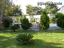 [P09] gradina si piscina de la vile » foto by rodica_b
 - 
<span class="allrVoted glyphicon glyphicon-heart hidden" id="av259228"></span>
<a class="m-l-10 hidden" id="sv259228" onclick="voting_Foto_DelVot(,259228,2310)" role="button">șterge vot <span class="glyphicon glyphicon-remove"></span></a>
<a id="v9259228" class=" c-red"  onclick="voting_Foto_SetVot(259228)" role="button"><span class="glyphicon glyphicon-heart-empty"></span> <b>LIKE</b> = Votează poza</a> <img class="hidden"  id="f259228W9" src="/imagini/loader.gif" border="0" /><span class="AjErrMes hidden" id="e259228ErM"></span>