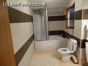 [P22] Cazare în Orşova. Hotel Meridian. Aici aveti baia prietenilor nostri.  » foto by vega06
 - 
<span class="allrVoted glyphicon glyphicon-heart hidden" id="av727061"></span>
<a class="m-l-10 hidden" id="sv727061" onclick="voting_Foto_DelVot(,727061,2313)" role="button">șterge vot <span class="glyphicon glyphicon-remove"></span></a>
<a id="v9727061" class=" c-red"  onclick="voting_Foto_SetVot(727061)" role="button"><span class="glyphicon glyphicon-heart-empty"></span> <b>LIKE</b> = Votează poza</a> <img class="hidden"  id="f727061W9" src="/imagini/loader.gif" border="0" /><span class="AjErrMes hidden" id="e727061ErM"></span>