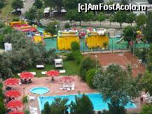 [P05] Terenul de tenis si piscina, vazute de pe alta latura a hotelului, nu cea pe care am stat noi » foto by Claudiu U.
 - 
<span class="allrVoted glyphicon glyphicon-heart hidden" id="av109070"></span>
<a class="m-l-10 hidden" id="sv109070" onclick="voting_Foto_DelVot(,109070,2316)" role="button">șterge vot <span class="glyphicon glyphicon-remove"></span></a>
<a id="v9109070" class=" c-red"  onclick="voting_Foto_SetVot(109070)" role="button"><span class="glyphicon glyphicon-heart-empty"></span> <b>LIKE</b> = Votează poza</a> <img class="hidden"  id="f109070W9" src="/imagini/loader.gif" border="0" /><span class="AjErrMes hidden" id="e109070ErM"></span>